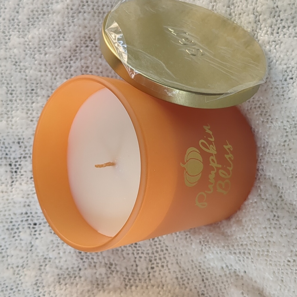 Summer & Rose Pumpkin Bliss Soy Blend Candle, 269g/9.5oz(4"x3"x3.5") - Picture 10 of 16